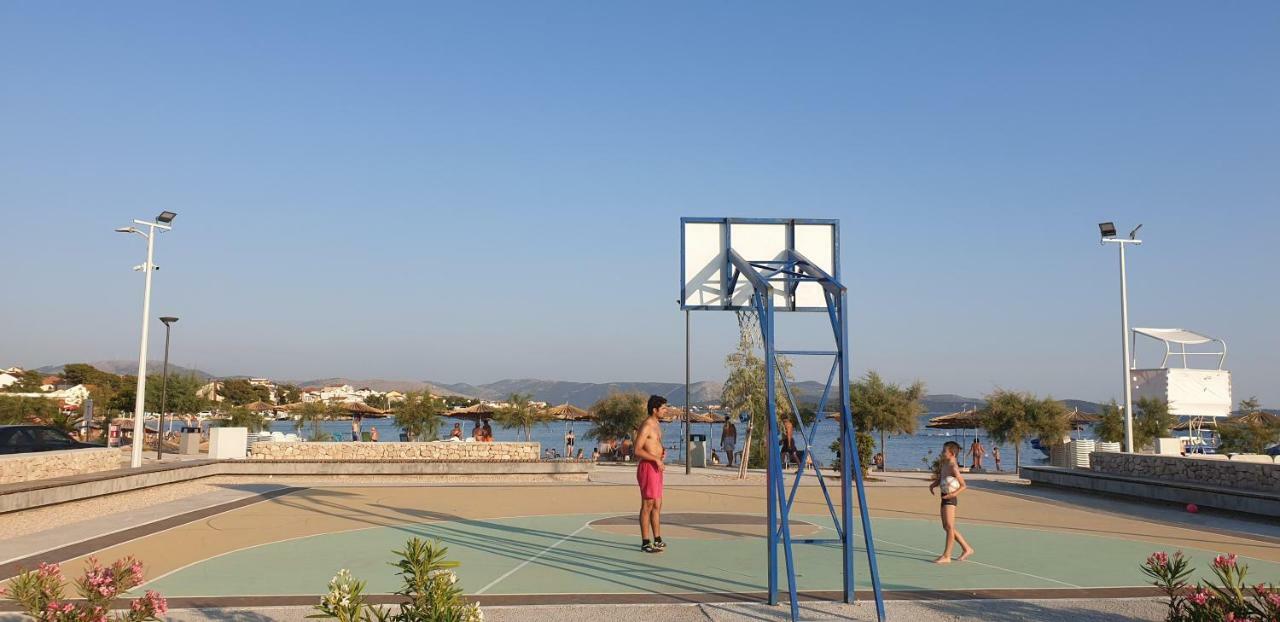 Apartmani Kardum Brodarica Buitenkant foto